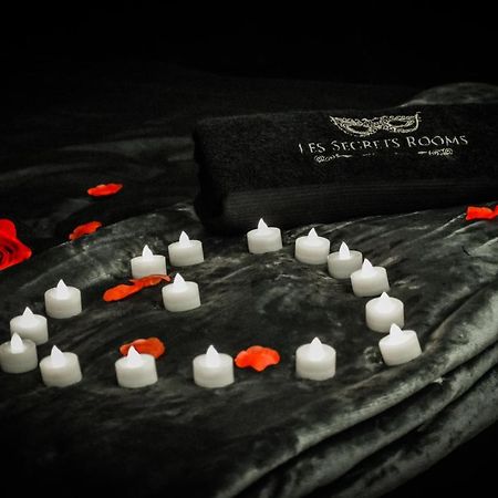 ריווזאלט Les Secrets Rooms, Love Room De Luxe Avec Jacuzzi מראה חיצוני תמונה